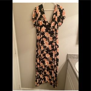 Forever 21 Plus Size Black floral Maxi Dress